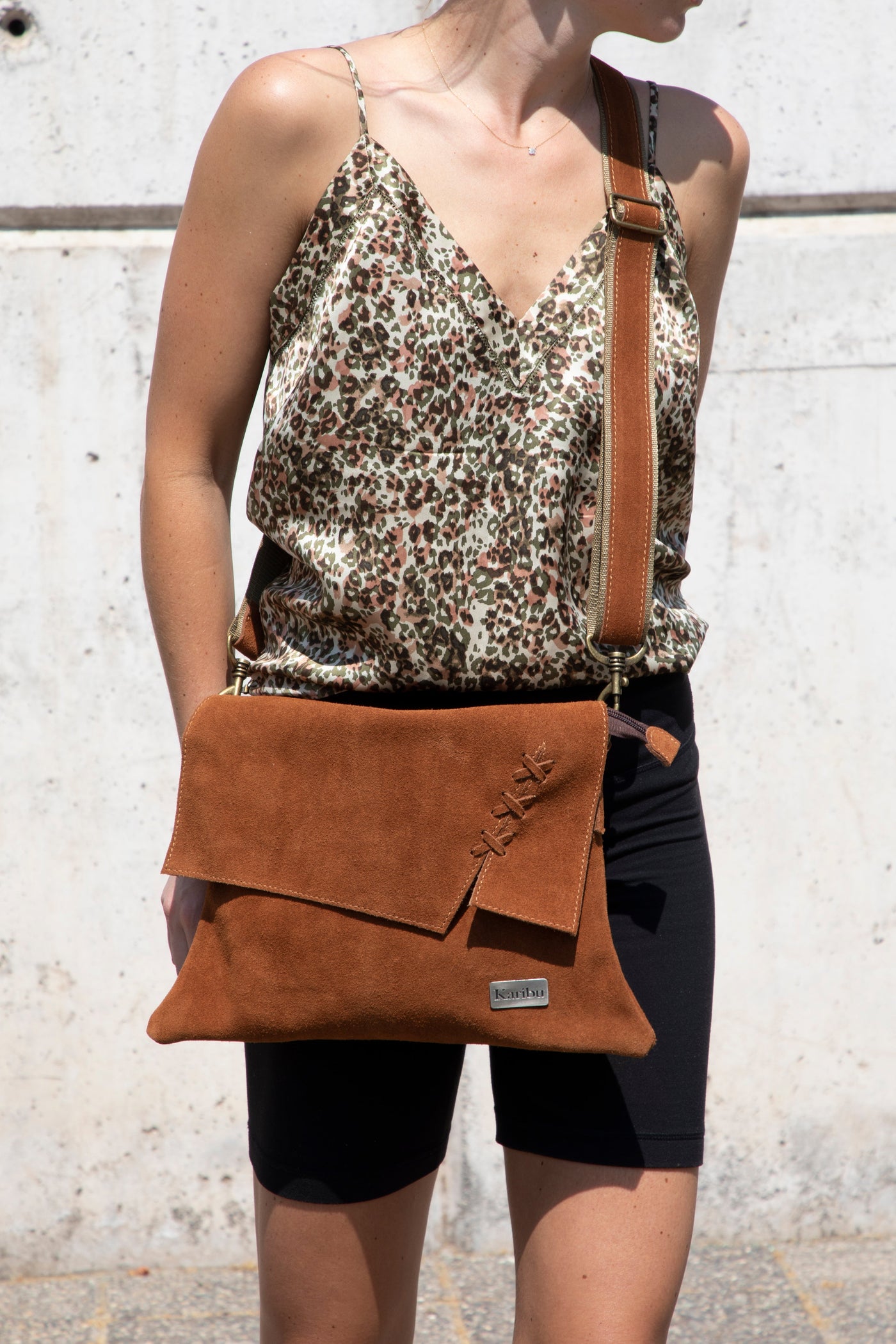 Portefeuille tressé marron caramel