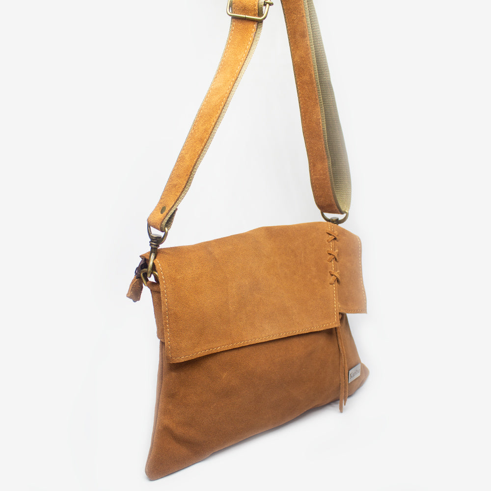 Portefeuille tressé marron caramel