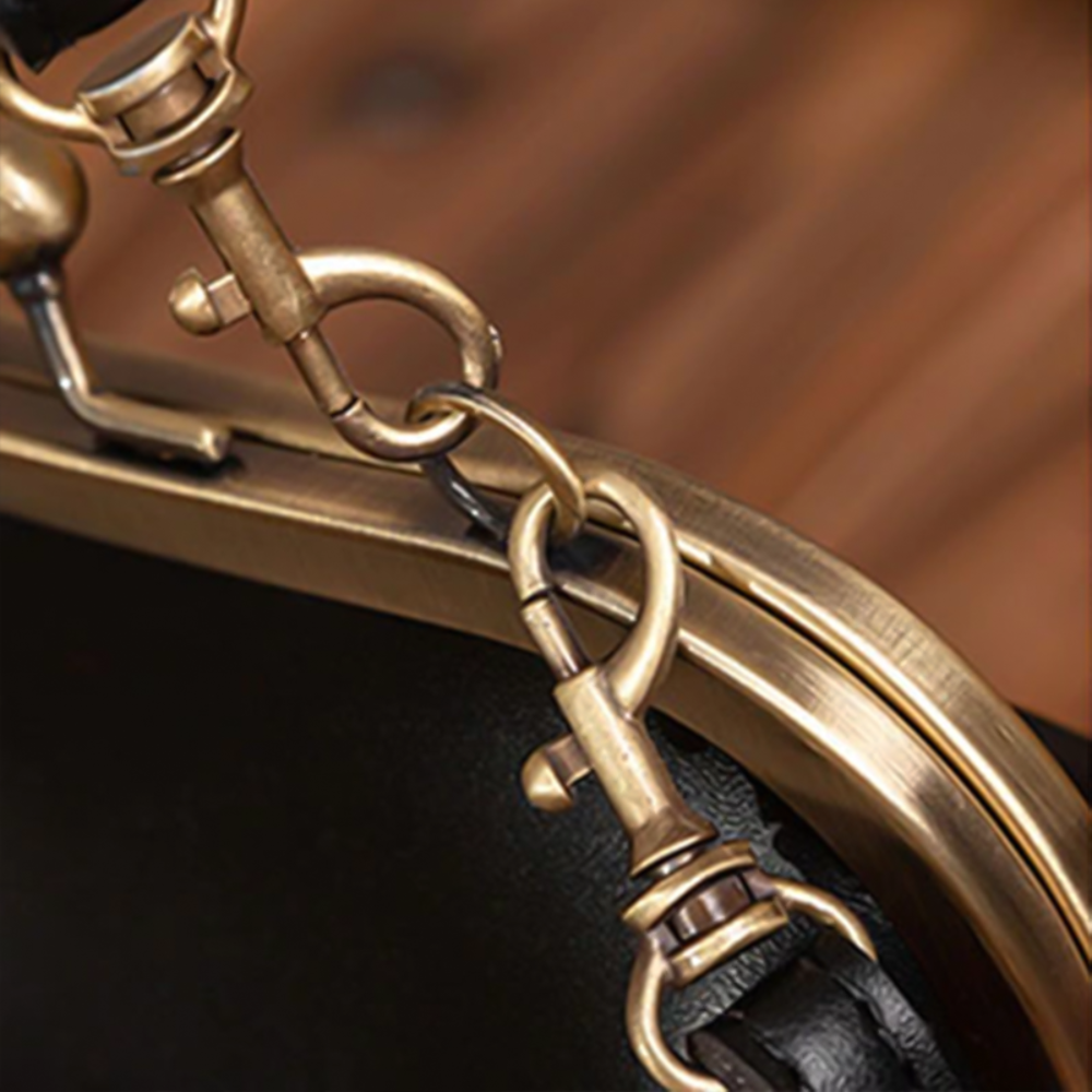 Sac à fermoir baiser vintage - L'accessoire rétro chic indispensable de Grace