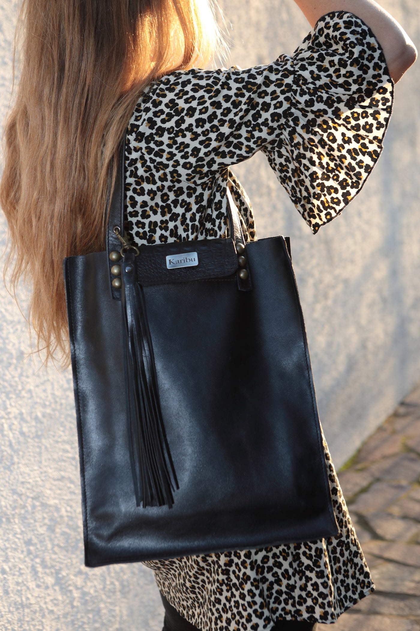 Portefeuille Juanita Black avec motif de couverture