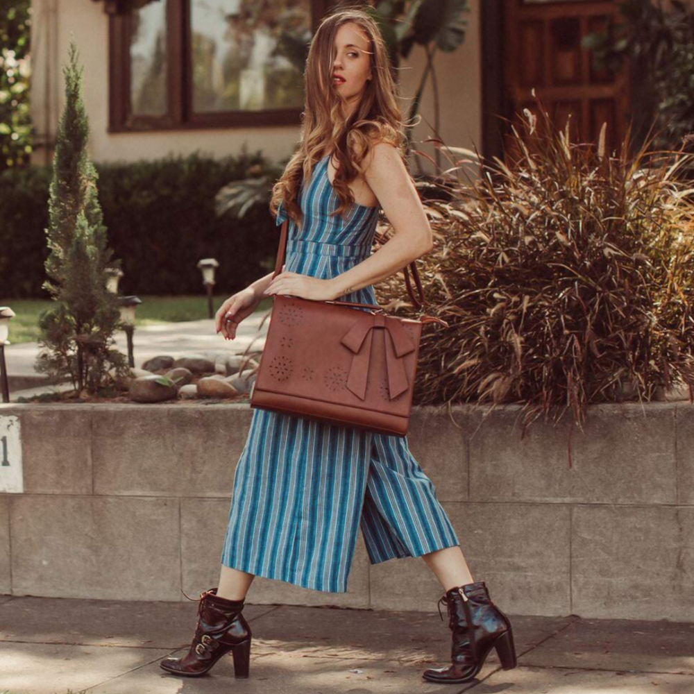 Le sac à nœud élégant de Monika